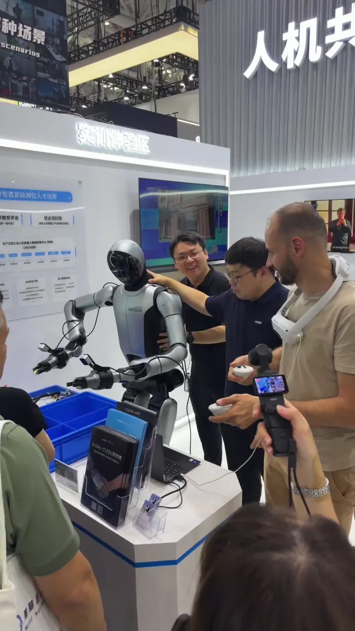 优必选 · 人工示教